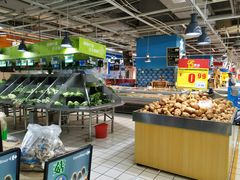 。蔬菜水果区品种繁多，新鲜，价格便宜。-家乐福(八宝街店)