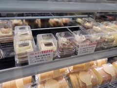 -红宝石·鲜奶小方·海派西点房(南丹店)