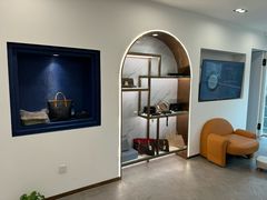 -聚云奢二手奢侈品黄金手表包包回收·中古店(中福城店)