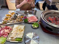 -围炉肉舍•炭烤活鳗•丹东海鲜烤肉(步行街店)