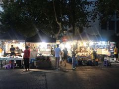 -吴山路夜市