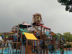 -热带风暴水上乐园(新镇路)