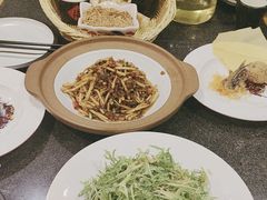 -鲁菜根·泰安菜(万达店)
