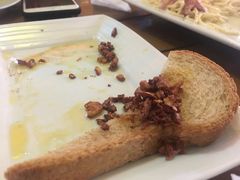 蒜香面包-Jonah's Fruit Shake & Snack Bar