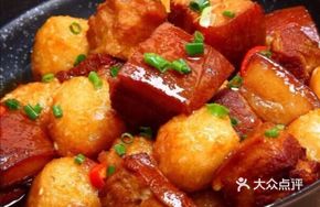 Small Potato Braised Pork Rice Bowl