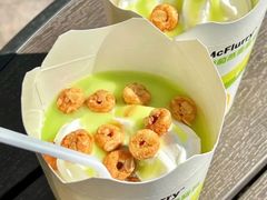 酸奶葡萄燕麦麦旋风-麦当劳(科教城店)