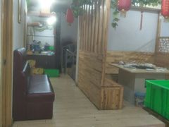 -三江鱼东北特色铁锅炖(骆驼店)