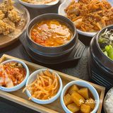 韩国料理的美味之旅——挖掘火炬园店的宝藏