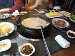 -大匠工房古船木艺术餐厅·猪肚鸡专门店(长白仙岛店)