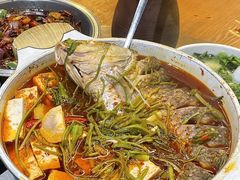 -老滇山寨•云南特色菜•地方菜•民族风情歌舞表演(金碧店)