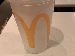 -麦当劳(汉口火车站候车室店)