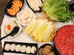 -鲜入围煮花胶鸡海鲜火锅