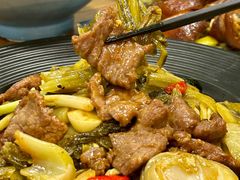 酸菜炒牛肉-唔止卤嘢·潮州府城菜(鹭江店)