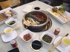玉林串串特色鸳鸯锅-玉林串串香(九号天地店)