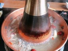 -果松木炭酸菜铜火锅·外婆参鸡汤