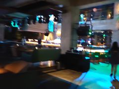 -The ROOF (通盈中心店)