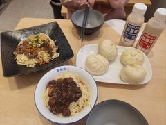 -李与白包子铺(桐梓林店)