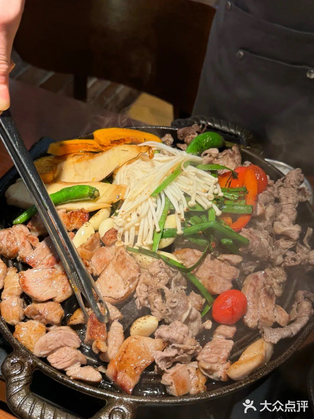 六点坐满人,一半香港人!