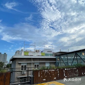 「老菜场市井文化创意街区接待中心」 这片建国门附近的