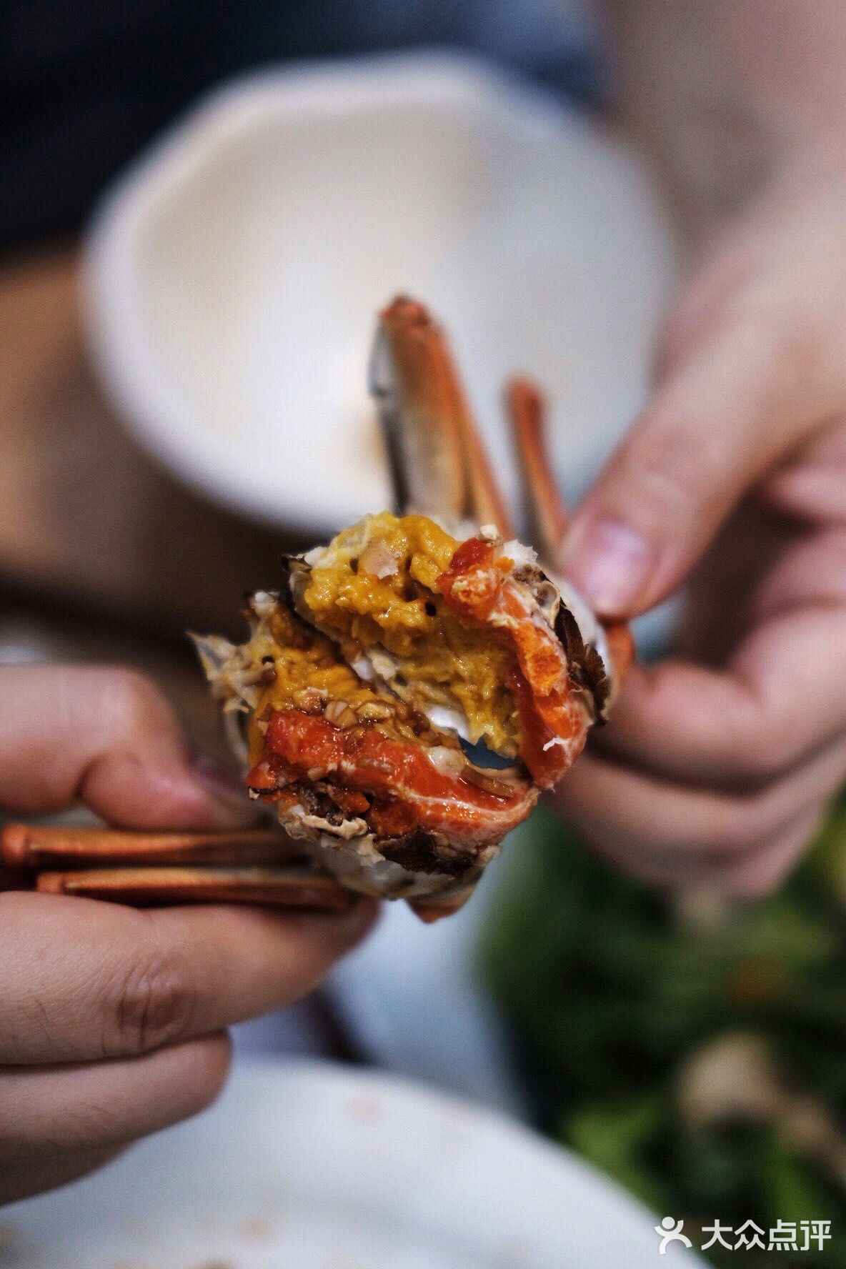 吃到蟹黄喷涌的大闸蟹 就十月初的大闸蟹来说