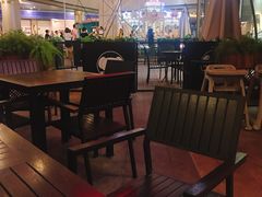 露天位-The Habit Burger Grill 哈比特汉堡(爱琴海店)