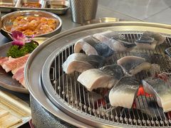 -围炉肉舍•炭烤活鳗•丹东海鲜烤肉(步行街店)