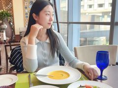 -香格里拉鱼跃地中海西餐厅·牛排披萨