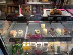 面包甜点陈列柜-星巴克(长沙友阿奥特莱斯店)