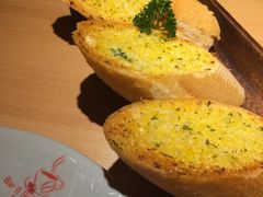 蒜蓉法包-Lia Cafe Bar Restaurant松山咖啡屋