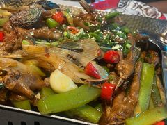 -蛙舍·炭烧牛蛙(东百中心店)