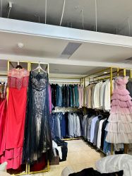 -月月婚纱礼服仓储店(王府井店)