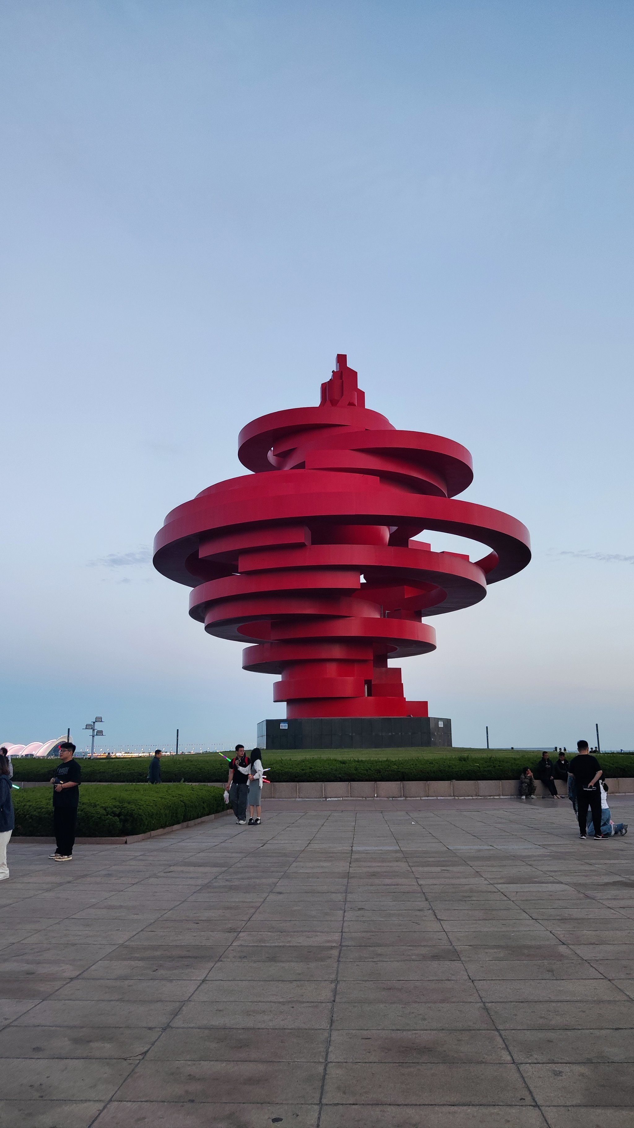 海风拂面的美景——青岛五四广场