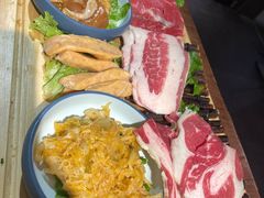 -明洞阿姨·韩式酱蟹烤肉·创意料理(三元桥店)