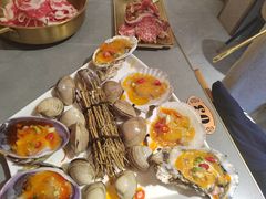 -围炉肉舍•炭烤活鳗•丹东海鲜烤肉(步行街店)