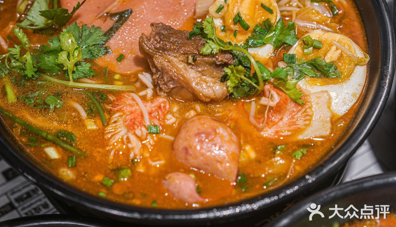 拜托你赶紧去打卡✨香港街头风肥汁米线