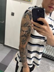 -鳌首刺青纹身 穿孔饰品店