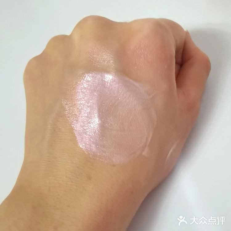 完美日记妆前乳为你打造自带珠光完美肌肤
