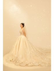 -雪中彩影婚纱摄影·微光艺术中心