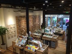 -猫的天空之城概念书店(杭州南宋御街店)