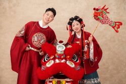 -雪中彩影婚纱摄影·微光艺术中心