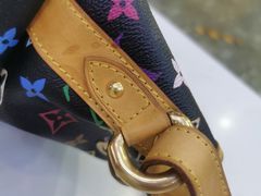 -莱靓奢侈品洗护改衣店(新世界百货崇文店)