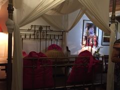 -Cuc Gach Quan Restaurant