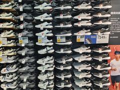 -迪卡侬(西三旗店)