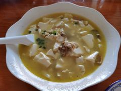 蚌肉豆腐-鼎鲜·蟹农渔水·阳澄湖大闸蟹·农家乐(美人腿店)