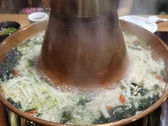 -果松木炭酸菜铜火锅·外婆参鸡汤