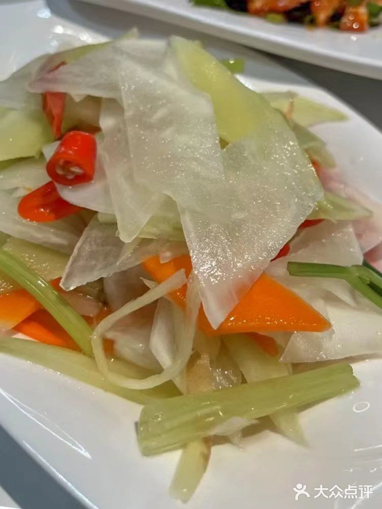 独享一锅麻辣干锅鸭头，外焦里嫩，辣到你双唇发麻！