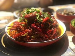 -虾弄弄海派小龙虾·牛羊蝎子火锅