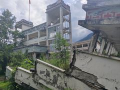-四川汶川特大地震漩口中学遗址