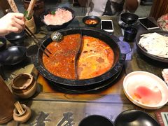 -老房老舍重庆火锅(假日城市店)