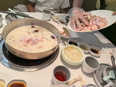 -洪氏嗨捞·广东猪肚鸡·椰子鸡火锅(西咸万象城店)
